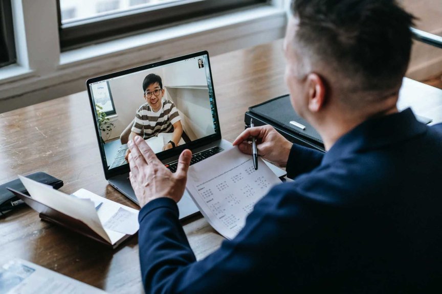 Online-Kurse geben: Ihr Wissen noch heute monetarisieren Erfolg beim Online-Unterrichten: Erstellen Sie ansprechende Videokurse