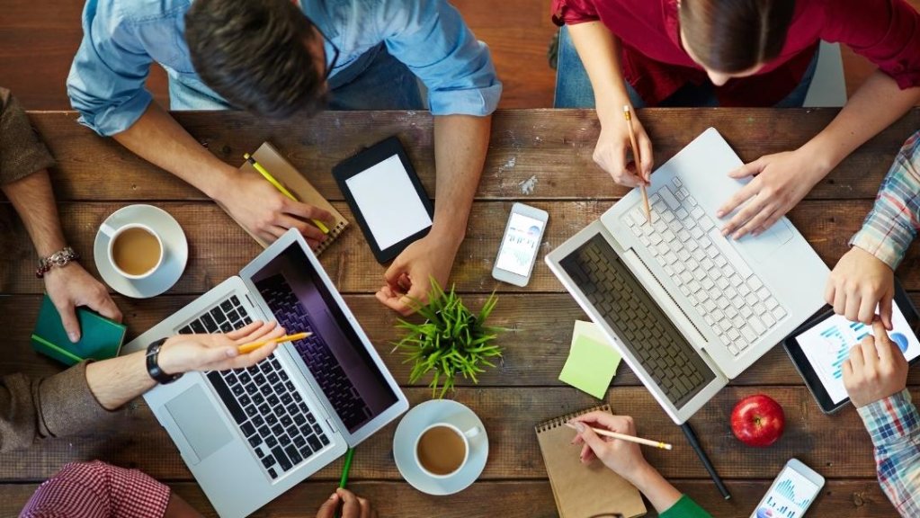 Virtueller Veranstaltungsplaner: Online-Konferenzen & Webinare von zu Hause organisieren Virtuelle Veranstaltungsplanung von zu Hause aus: Starten Sie Ihr Fernkoordinationsgeschäft