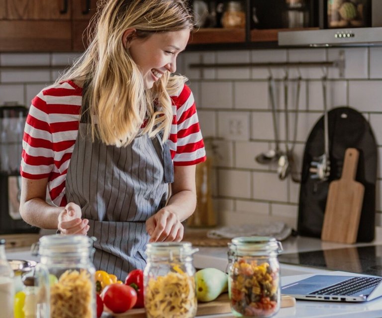 Entdecken Sie herzhafte, familienfreundliche Rezepte Nahrhafte Rezepte, die mit ihrem hektischen Lebensstil mithalten können.
